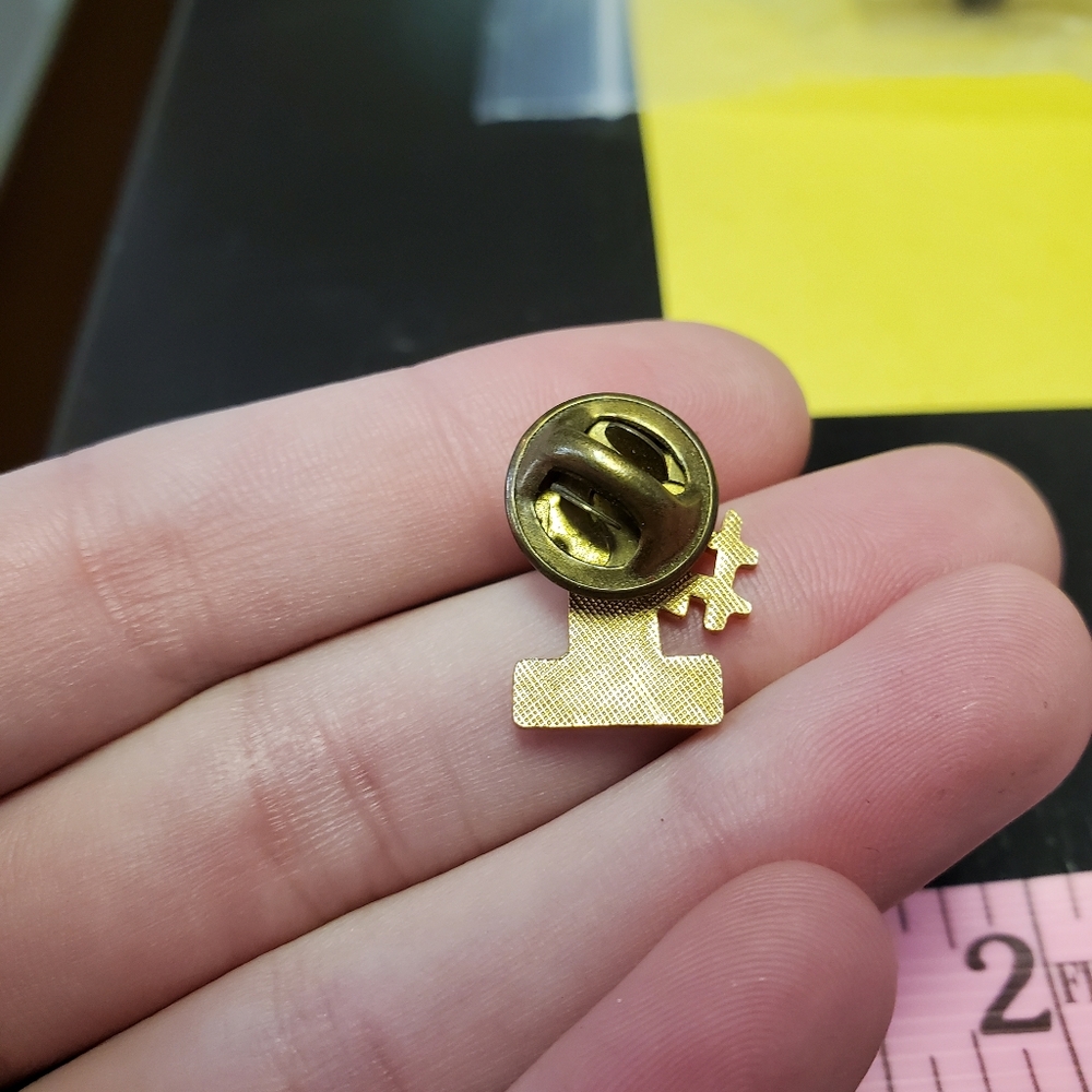 First place pin - Picture 2 of 4
